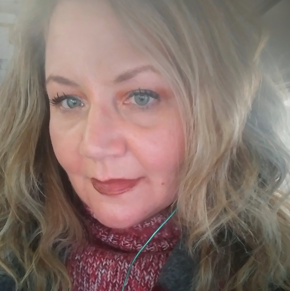 Meet your Posher, Michelle - Picture 2 of 2